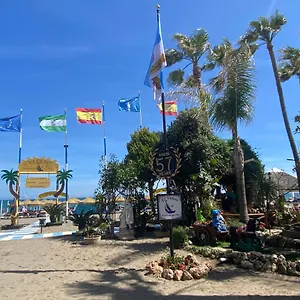https://apartamentos-la-puerta-azul-1-el-bajondillo-torremolinos.hotelsinnerja.org